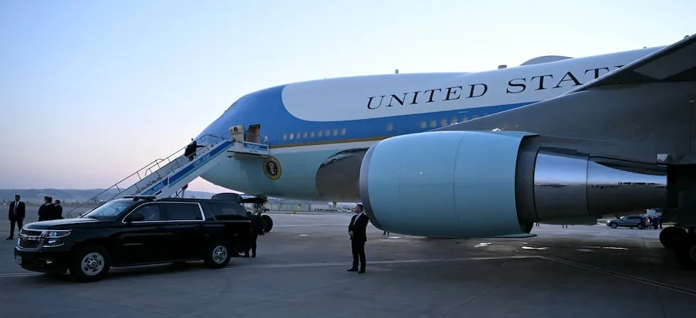 Rubio viajó en el avión señuelo desde Turquía y Hegseth acompañó a Trump, según la CBS