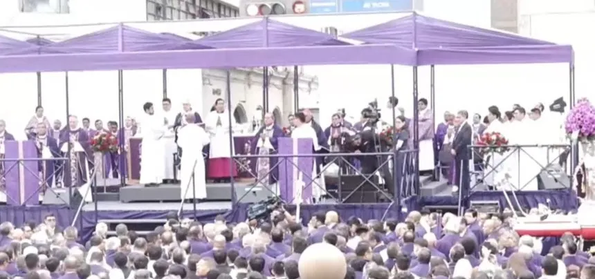 Cardenal Castillo agradeció al Señor de los Milagros por el alta médica del papa León XIV