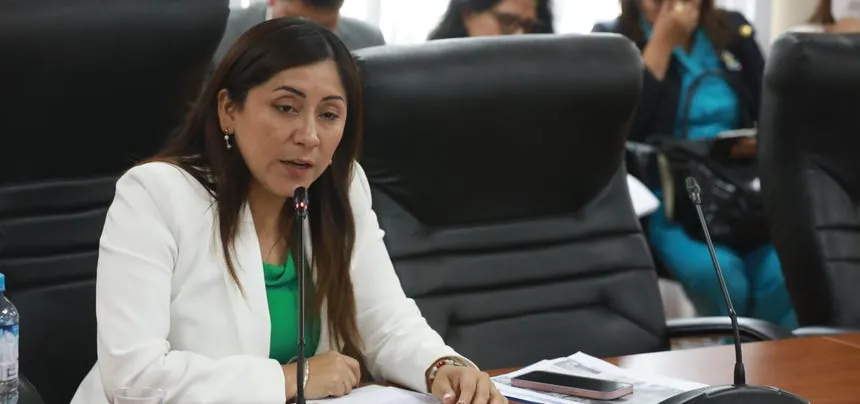 Fiscalía abre investigación preliminar a excongresista Kelly Portalatino tras atropellar con su vehículo a ciclista