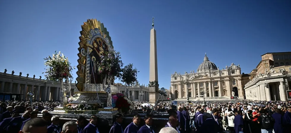 Católicos peruanos confían en la recuperación del papa León XIV y en que pueda visitar el Perú