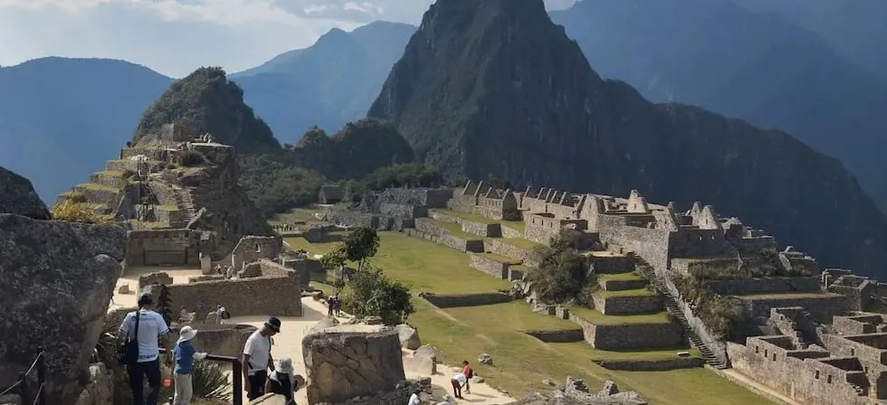 Machu Picchu: Ministerio de Cultura ofrece facilidades a turistas por incendio que bloquea rutas de acceso