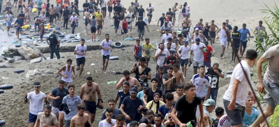 Miles de migrantes ingresan irregularmente a España desde Marruecos: sube a 34 los fallecidos