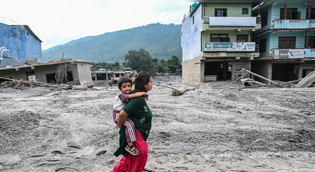 Al menos 584 muertos deja devastador deslave entre Nepal y China, además, de 1.900 personas desaparecidas