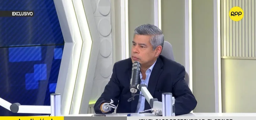Luis Galarreta dice que “se puede haber cometido un error” al haber respaldado ley que impide remover al comandante de la PNP
