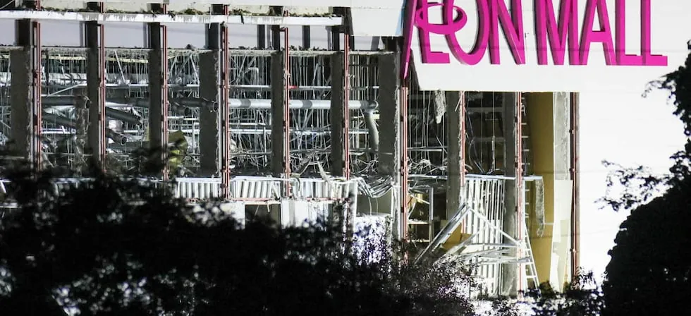 Heridos y atrapados por derrumbe en un centro comercial tras el terremoto de 7,1 en Japón
