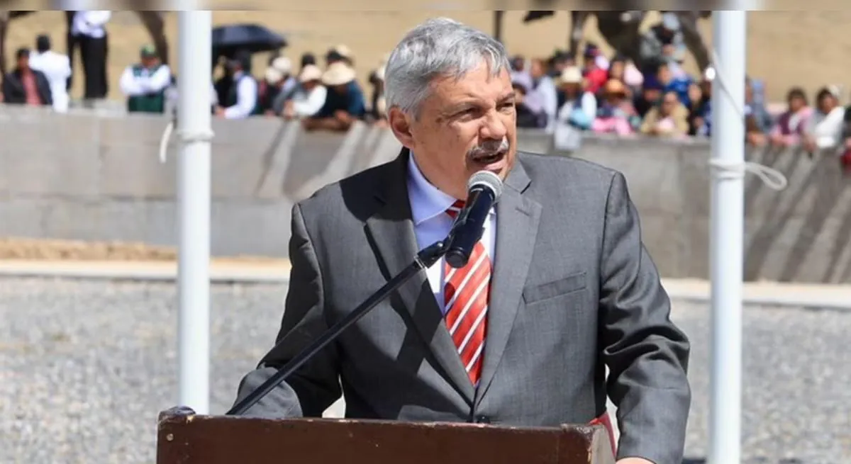 Abuchean a Alberto Beingolea durante conmemoración por la Batalla de Junín