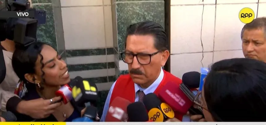 Dos adultos acompañaban a escolares del Liceo Naval Almirante Guise en bus donde se habría producido agresión sexual, afirma director de la Drelm