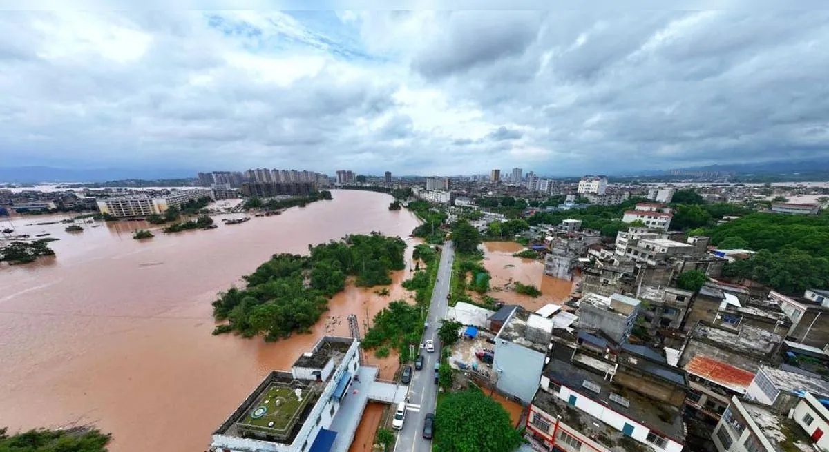 Tifón Narra golpea China y obliga a evacuar a más de 28.700 personas por inundaciones y lluvias torrenciales