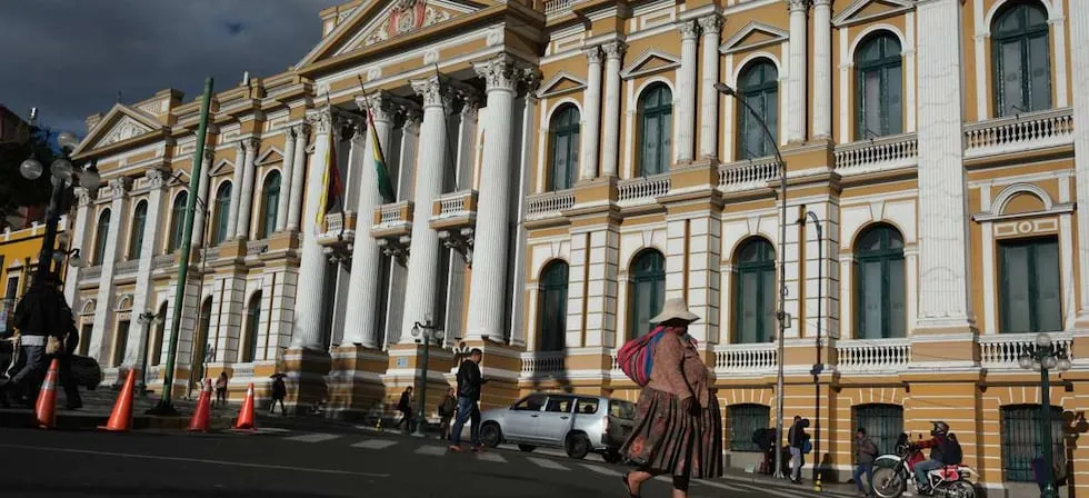 Polémica en Bolivia por proyecto que plantea esterilizar a “mujeres en situación de calle”