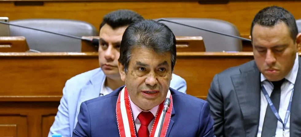 Tomás Gálvez reubica a Rafael Vela y Germán Juárez en reorganización de fiscalías de lavado