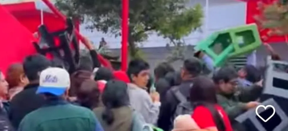 Desfile Cívico Militar Perú: reportan disturbios entre asistentes y ambulantes que alquilan sillas