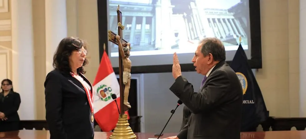 César Luna Victoria, nuevo jefe de la Sunat, juró al cargo ante la presidenta del Poder Judicial