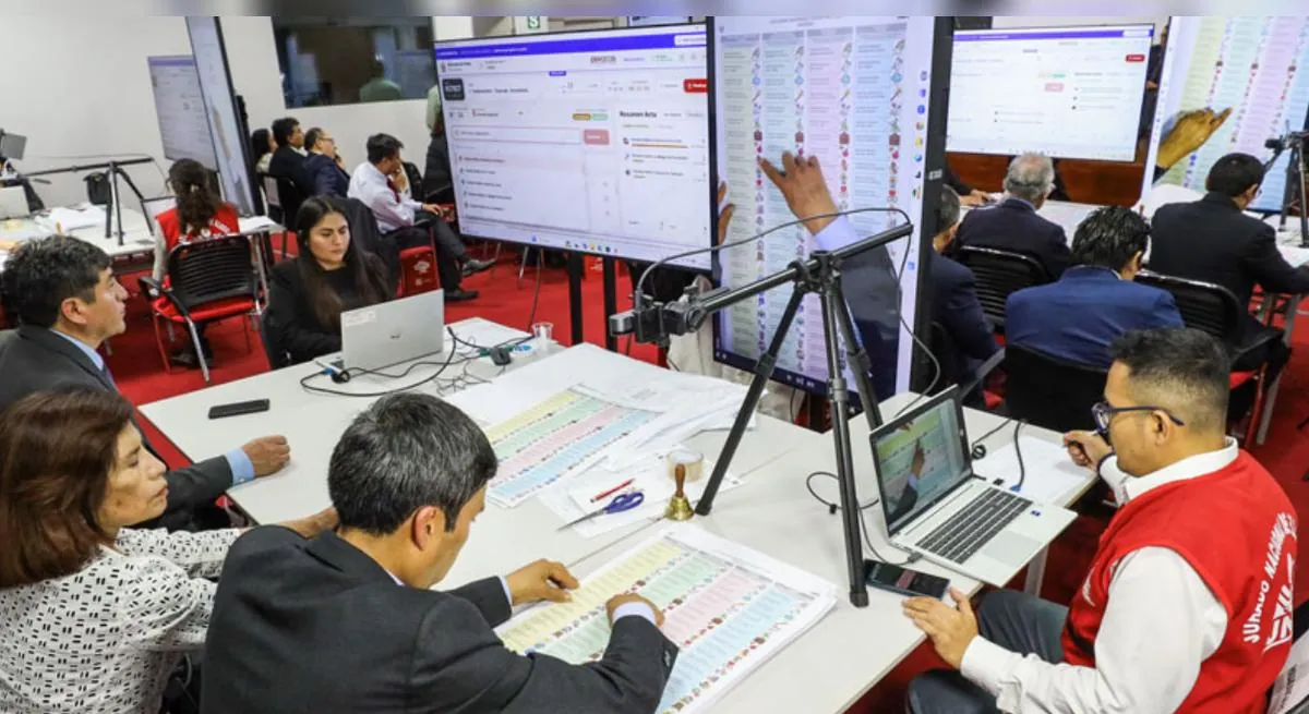 Jurados Electorales Especiales iniciaron este lunes 12 de octubre el recuento de votos en todo el país