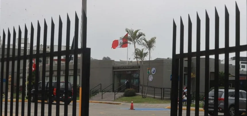 Caso Liceo Naval: Poder Judicial dictó cuatro meses de internamiento preventivo para seis menores por presunta violación sexual