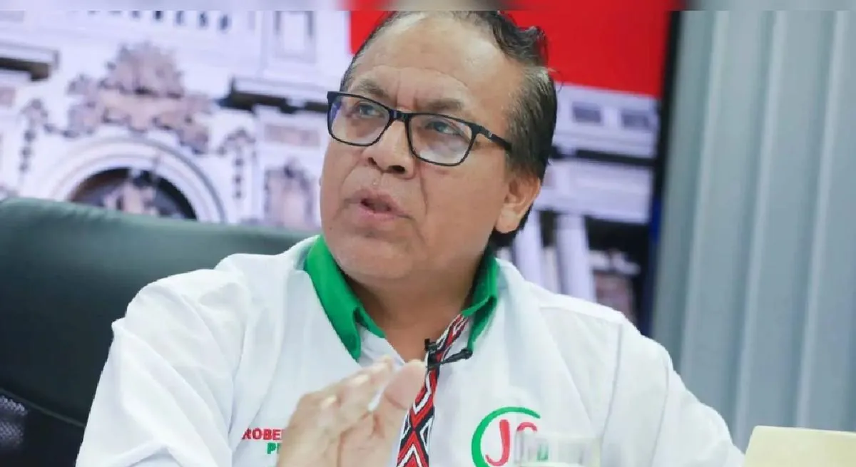 Roberto Sánchez labora como jefe de gabinete de asesores de Juntos por el Perú en el Senado