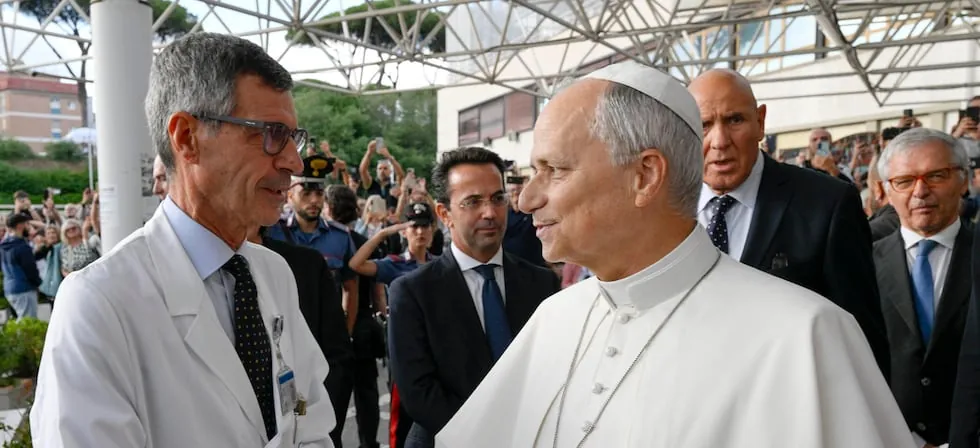 Papa León XIV: cirujano que lo operó dice que “no existen motivos clínicos” que impidan su viaje al Perú