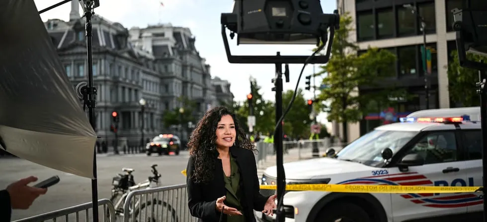 La Casa Blanca impide el acceso a CNN, MS NOW y Politico pese a orden judicial que les permite la entrada