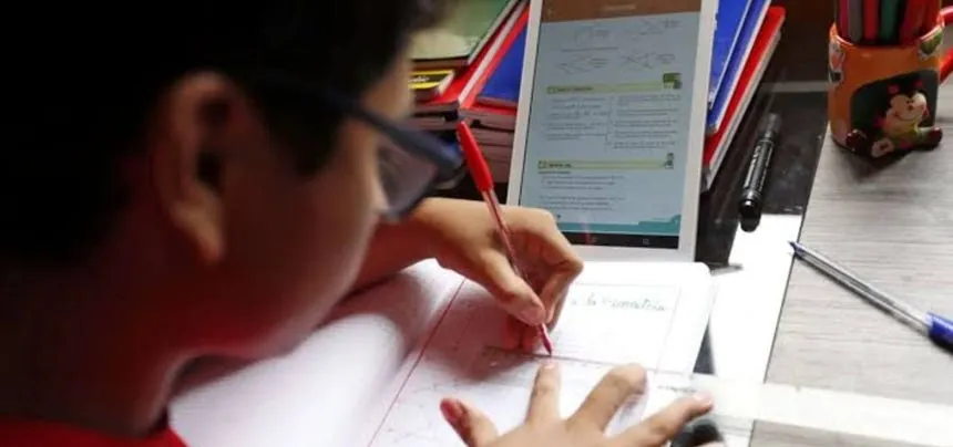 Gobierno dispone que clases presenciales en colegios de distritos afectados por aniego se retomen en una semana