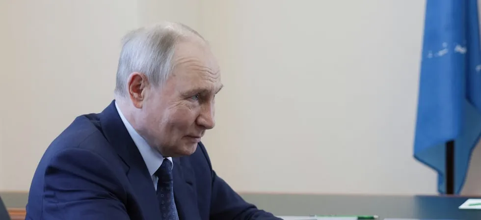 Putin visita las disputadas islas Kuriles por primera vez, Japón emite protesta