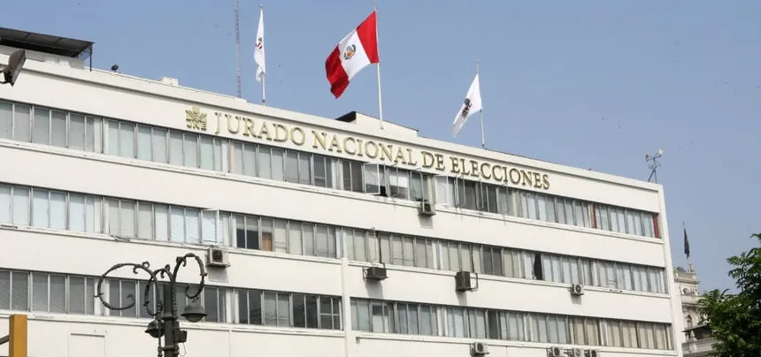 Partidos piden al JNE que aclare si un primer regidor podría recibir credencial de alcalde antes de que se defina debate en Lima
