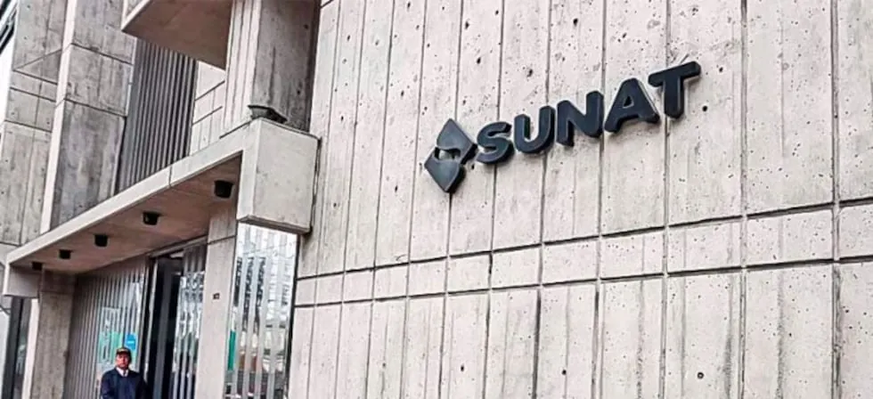 César Luna Victoria es ratificado como jefe de la Sunat