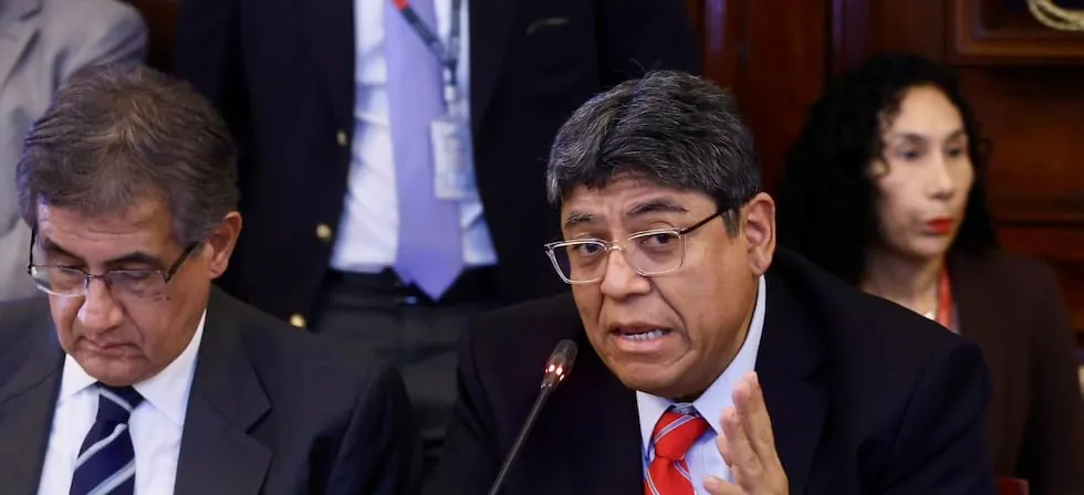 Ministro de Economía cuestiona ley que pone tope a las tasas de interés: “Hoy día la llamada ley de usura en verdad es pro-usura”