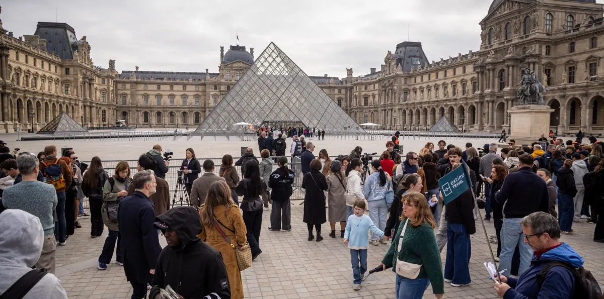 Francia: decretan toque de queda y prohibición de manifestaciones esta noche en varias zonas de París