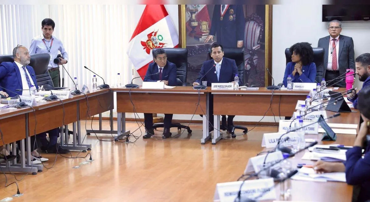 Comisión de Economía posterga voto sobre facultades legislativas tras disputa por tope de 114% a las tasas