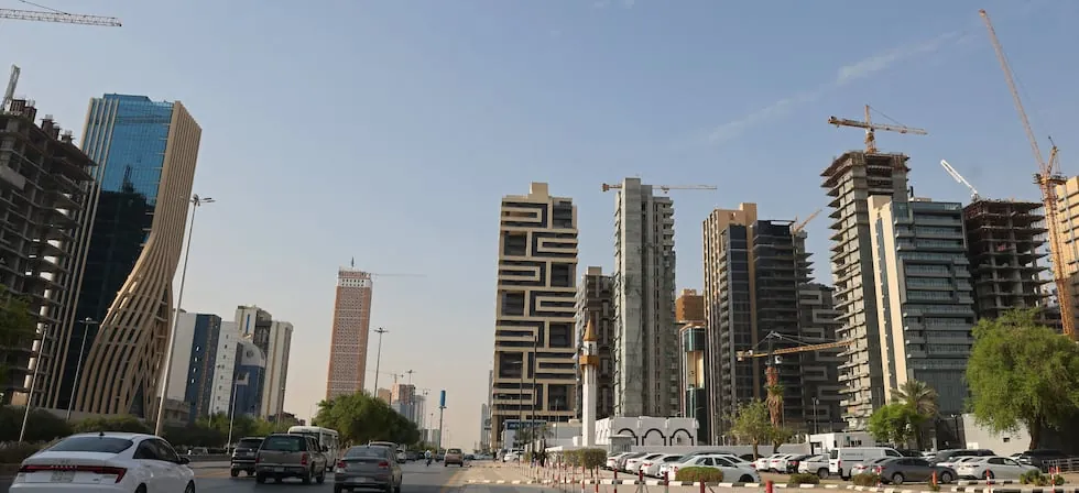 Hutíes reivindican ataques contra el aeropuerto de Riad e infraestructura energética de Arabia Saudita