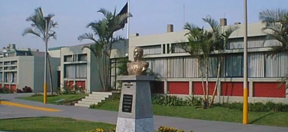 Liceo Naval: Marina de Guerra ya no estará a cargo del colegio tras denuncia, dice Keiko Fujimori