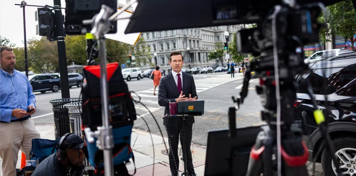 Principales cadenas de televisión suspenden la cobertura conjunta de Donald Trump tras reciente veto
