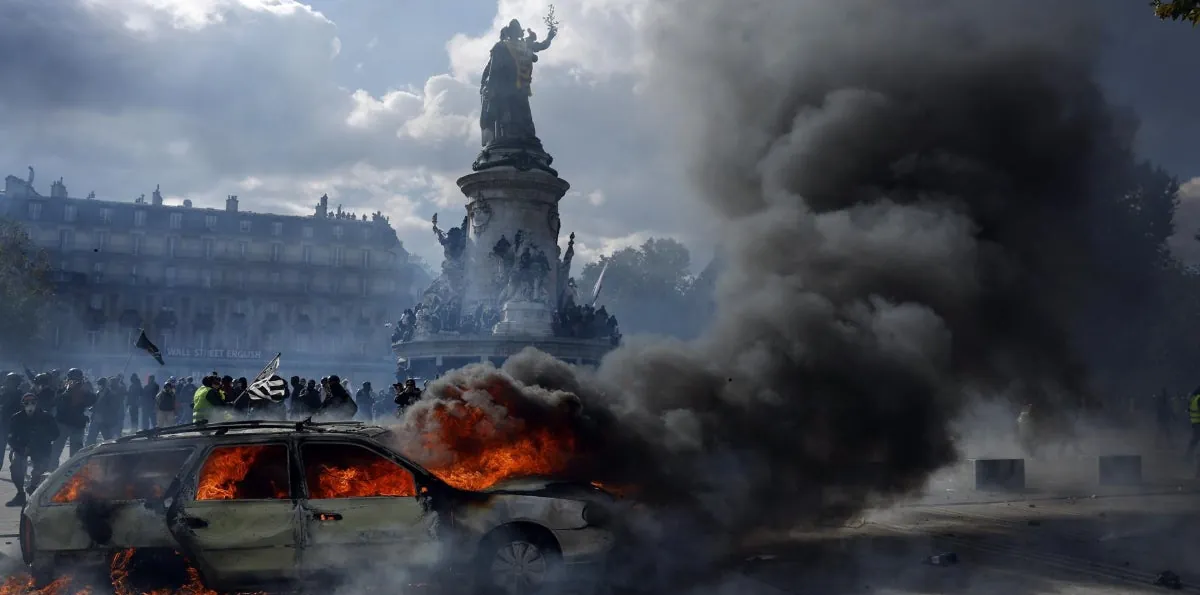 Edificios en llamas, saqueos y enfrentamientos violentos: así fue la jornada de protestas en Francia que dejó 1200 detenidos [VIDEOS]