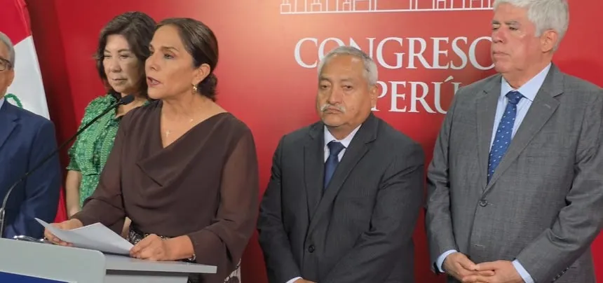 Patricia Juárez critica las "sillas vacías" de la oposición durante debate de facultades legislativas