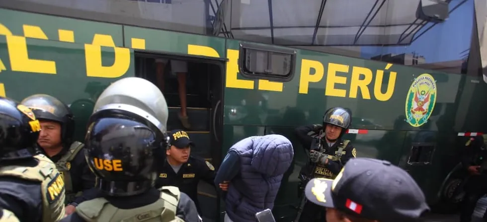 Seis alumnos denunciados por presunta agresión sexual del Liceo Naval pasan su primera mañana en Maranguita