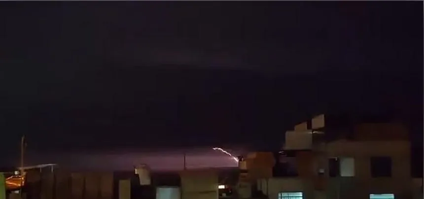 Arequipa: tormenta eléctrica sorprendió a habitantes de Mollendo [VIDEO]