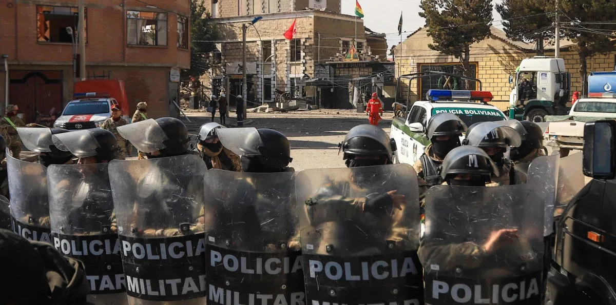 Suben a tres los fallecidos en las explosiones ocurridas en un cuartel militar en Bolivia