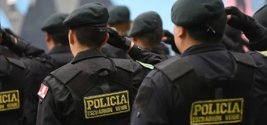 Poder Judicial condenó a un comandante y tres policías por exigir S/ 2500 a ciudadano tras detenerlo arbitrariamente