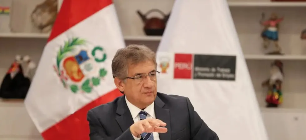 Juan Sheput defiende permanencia de Jessica Tumi: “Mientras no se demuestre algo incorrecto, va a seguir”