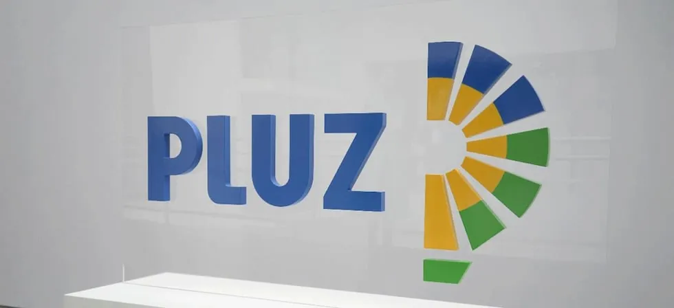 Pluz Energía y Frenosa firman alianza para garantizar suministro eléctrico de fabricante de frenos