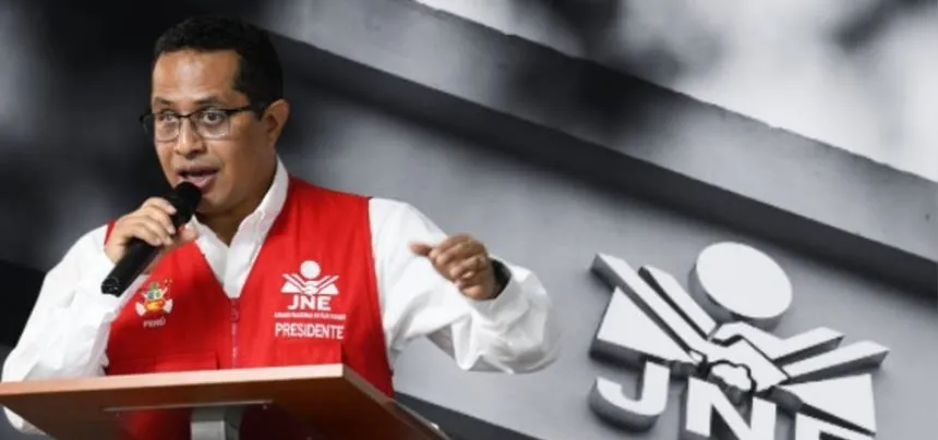 JNE aún no ha definido si alcaldes que postulan como primeros regidores podrán asumir la alcaldía si sus listas ganan